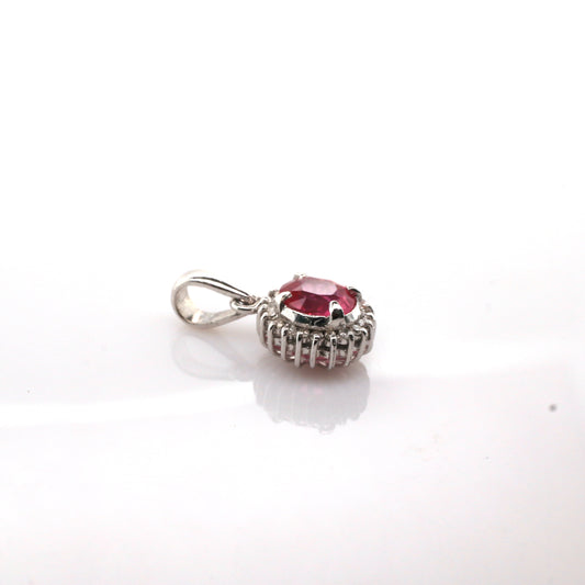 Pink sapphire pendant in 18K white gold