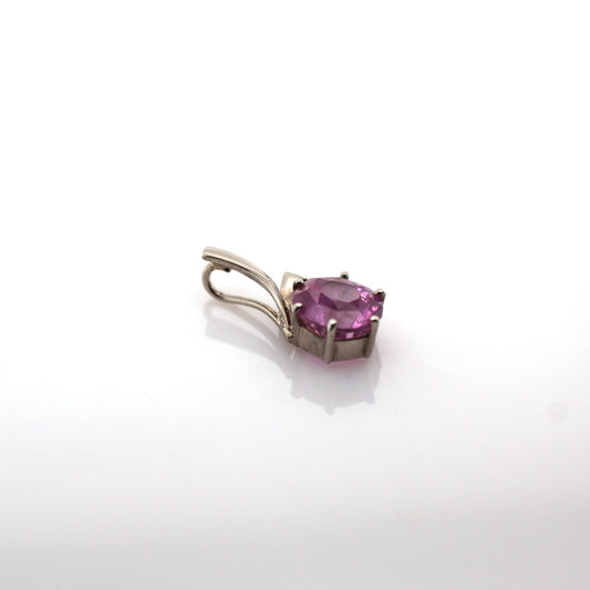 Pink sapphire pendant in 18K white gold