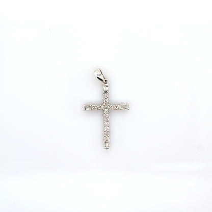 diamond pendant in 18K white gold