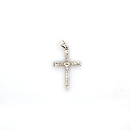 diamond pendant in 18K white gold