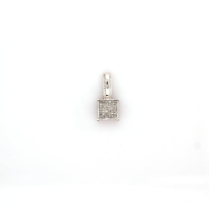 diamond pendant in 14K white gold