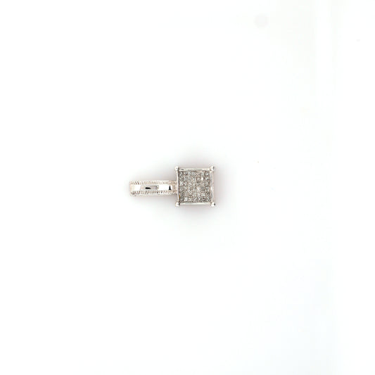 diamond pendant in 14K white gold