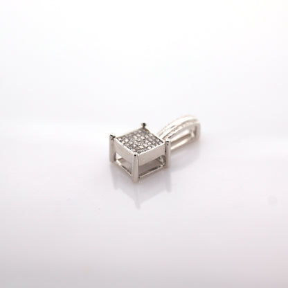 diamond pendant in 14K white gold