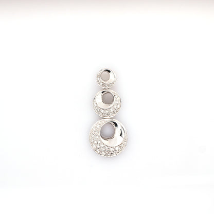 diamond pendant in 18K white gold