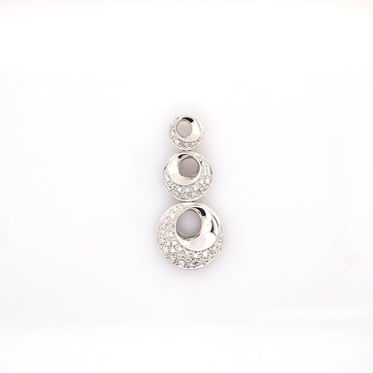 diamond pendant in 18K white gold
