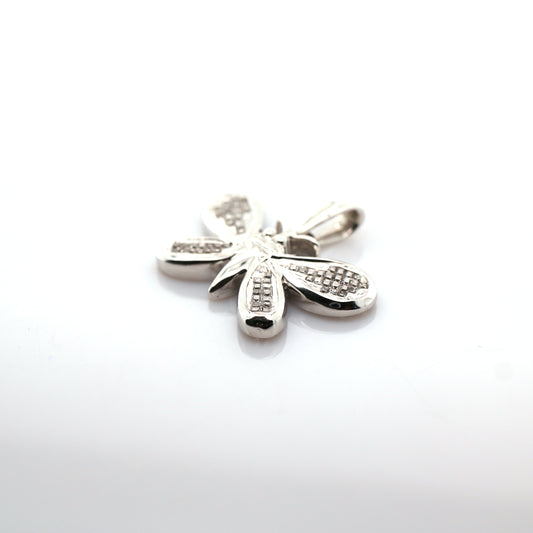 diamond pendant in 18K white gold