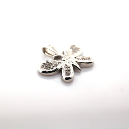 diamond pendant in 18K white gold