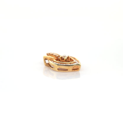 diamond pendant in 18K yellow gold