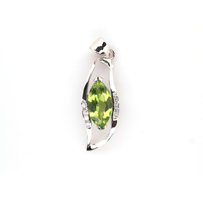 peridot pendant in silver