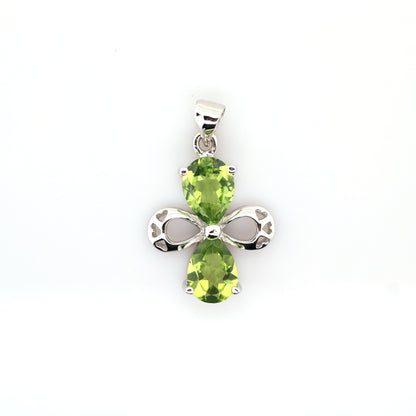 peridot pendant in silver