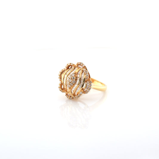 diamond ring in 18K yellow gold