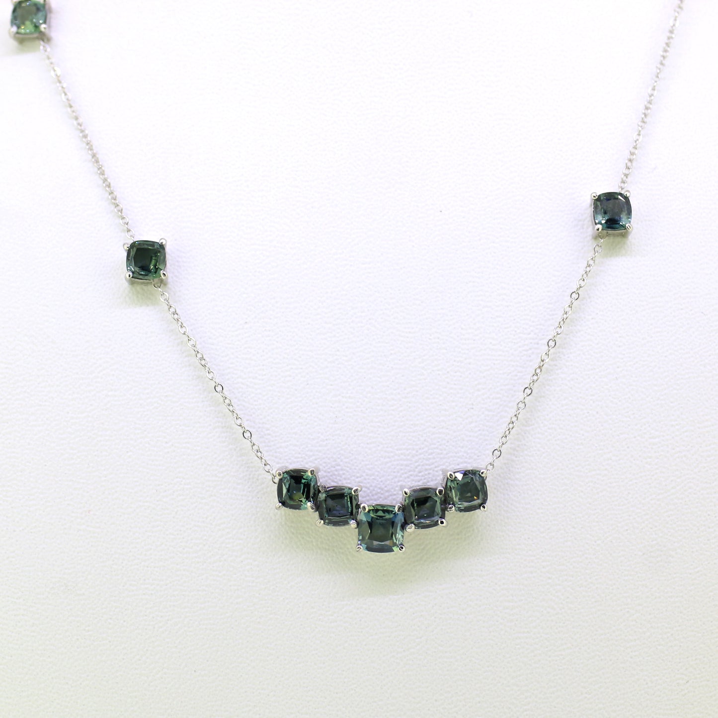 Teal Sapphire Necklace 18k White Gold 9.20 gm